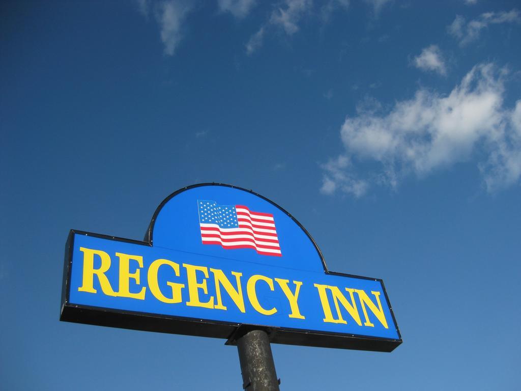 Regency Inn Of ネイパービル エクステリア 写真