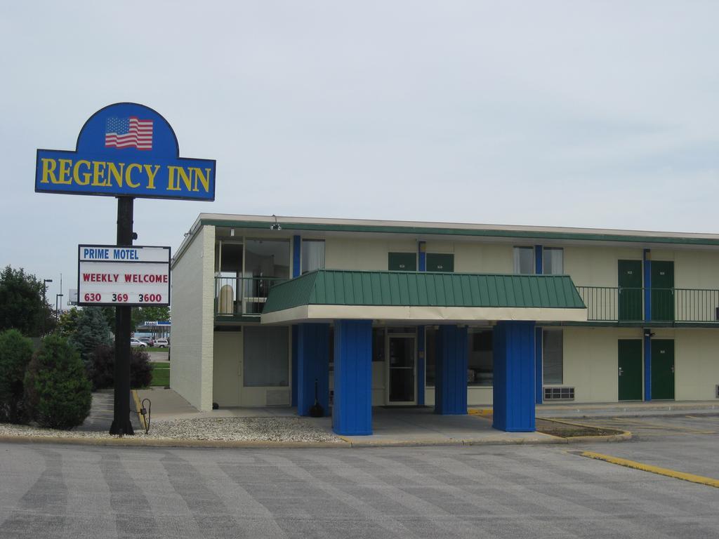 Regency Inn Of ネイパービル エクステリア 写真