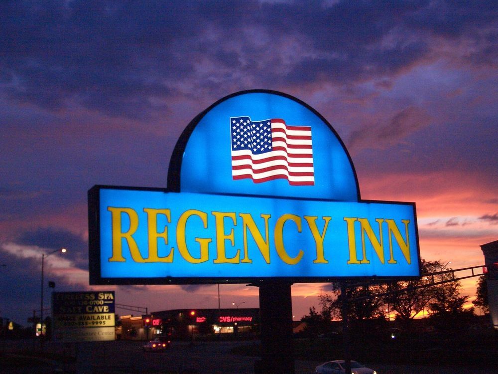 Regency Inn Of ネイパービル エクステリア 写真