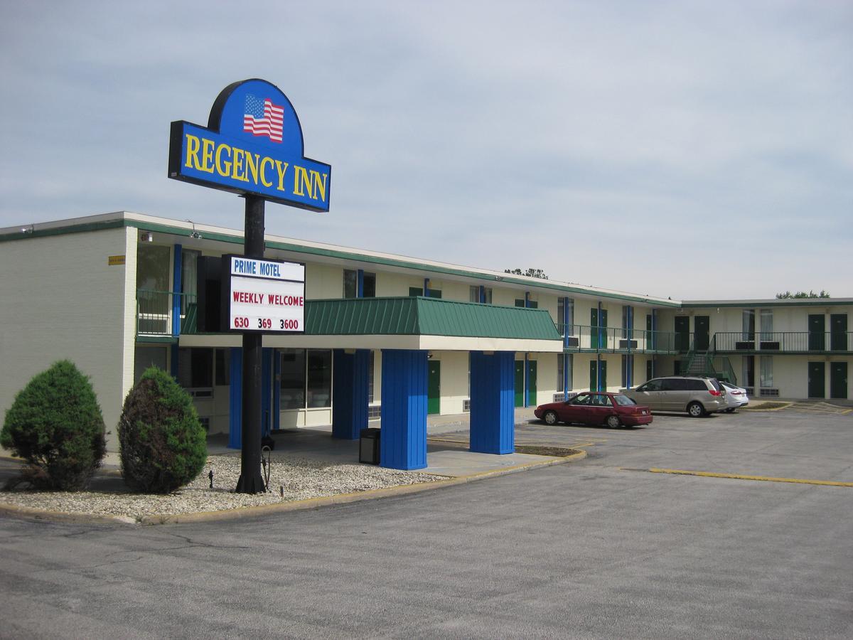 Regency Inn Of ネイパービル エクステリア 写真