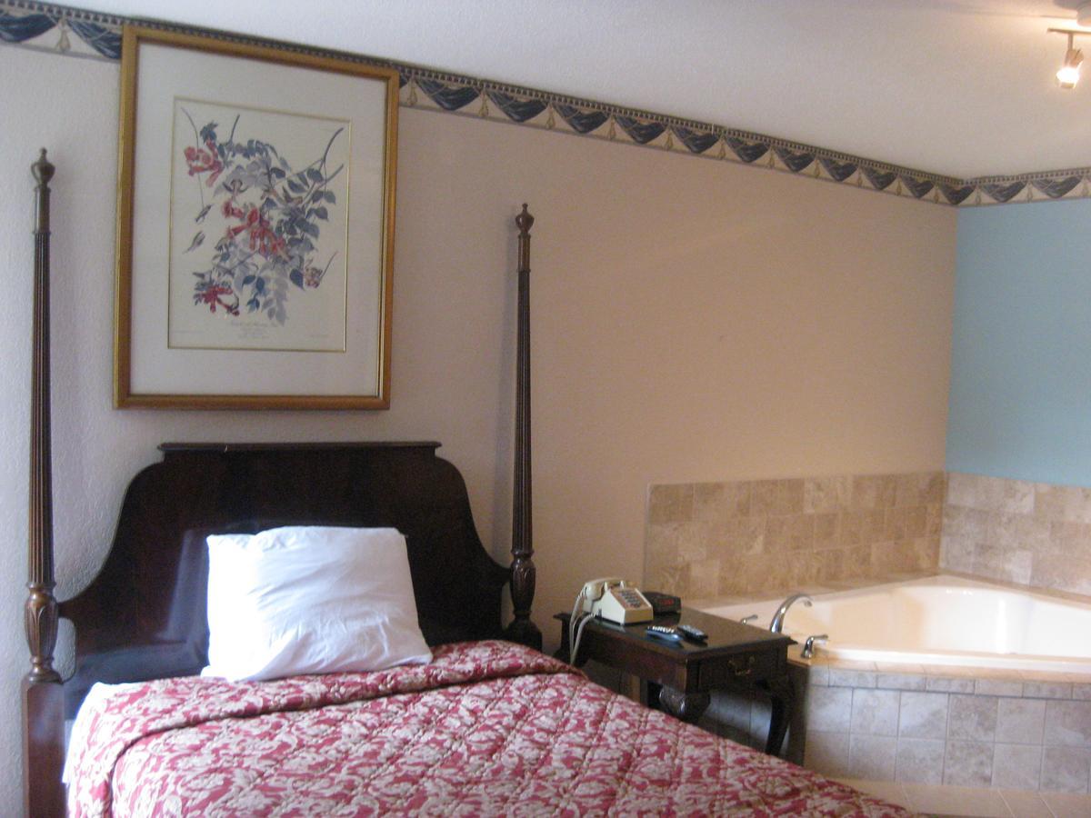 Regency Inn Of ネイパービル エクステリア 写真